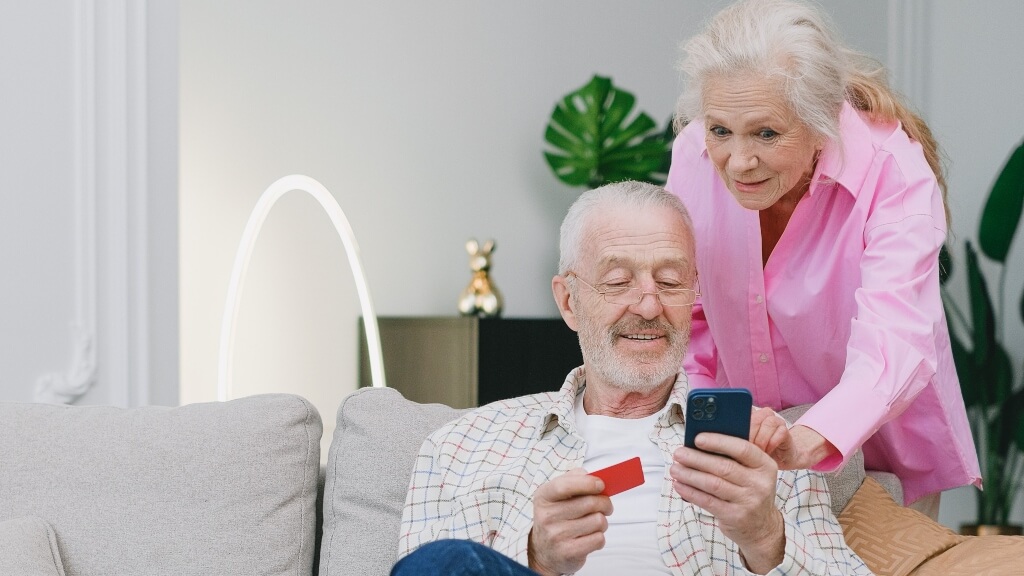 Older people use mobile phones more in countries with more affordable rates. (Photo: Shvets/Pexels)
