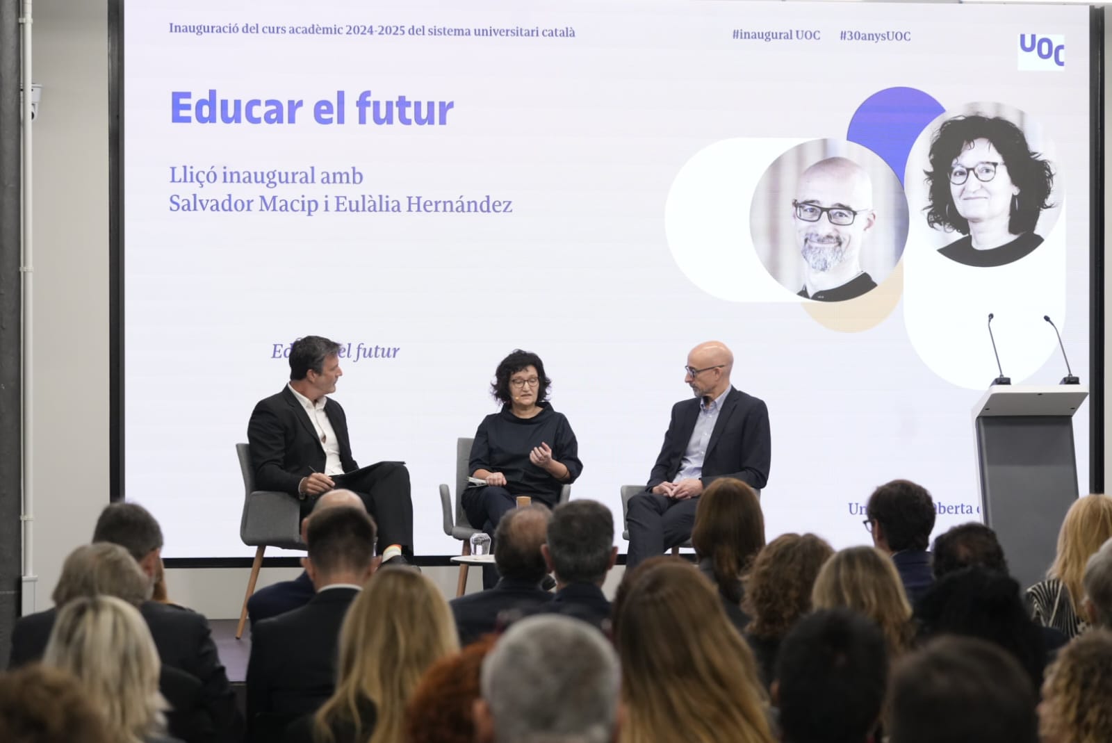 Els professors Salvador Macip i Eulàlia Hernández reflexionen sobre el futur de l’educació en la lliçó inaugural